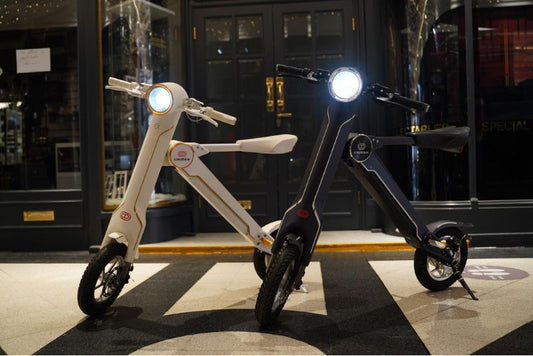 Cruzaa E Scooter Sit Down Racing White and Carbon Black